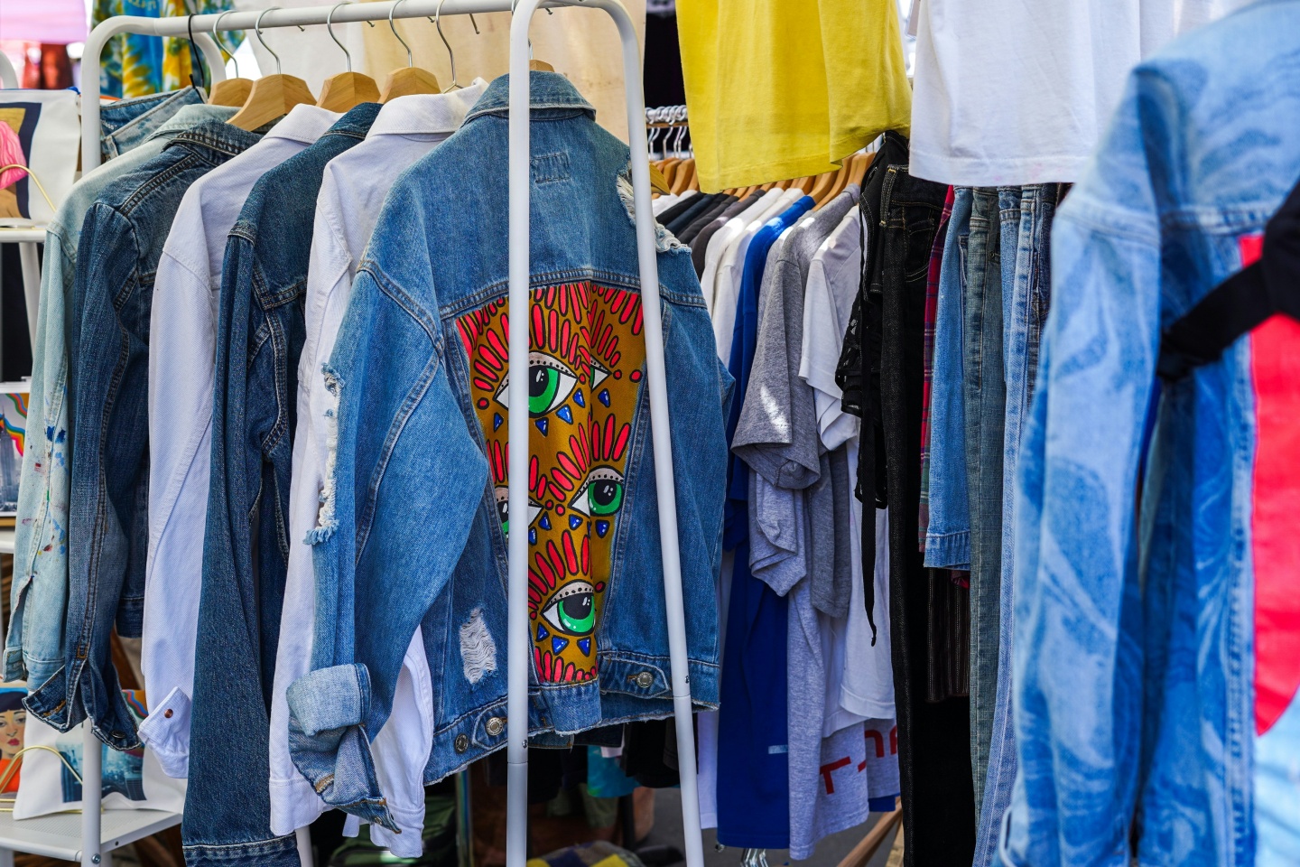 tweedehands_kleding_markt